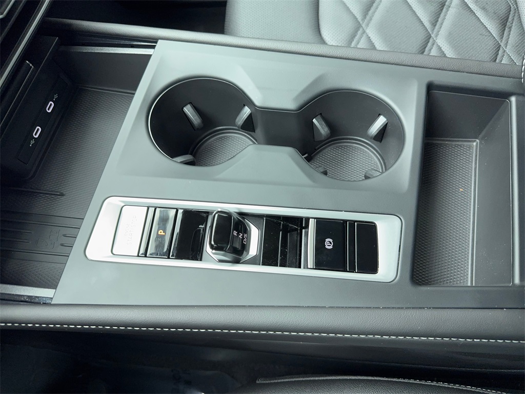 2025 Volkswagen Atlas 2.0T SE Image 41 of 63