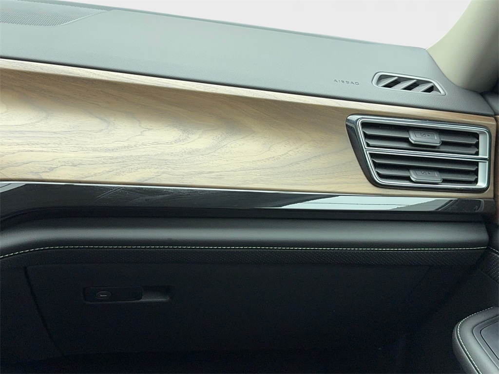 2025 Volkswagen Atlas 2.0T SE Image 58 of 63