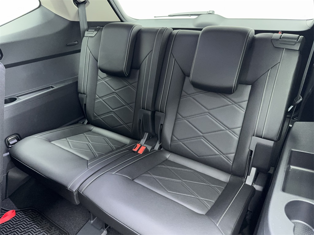 2025 Volkswagen Atlas 2.0T SE Image 21 of 63