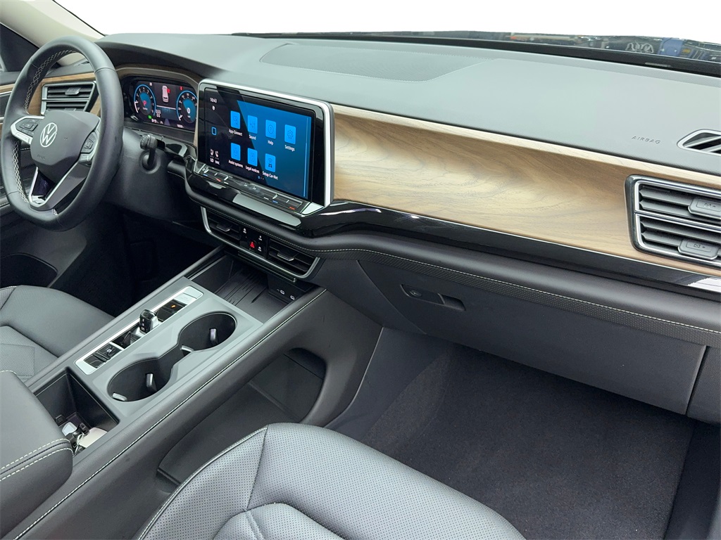 2025 Volkswagen Atlas 2.0T SE Image 31 of 63