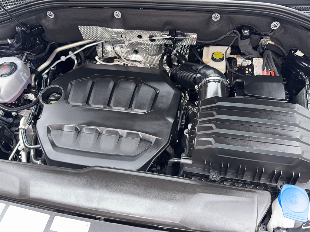 2025 Volkswagen Atlas 2.0T SE Image 8 of 63