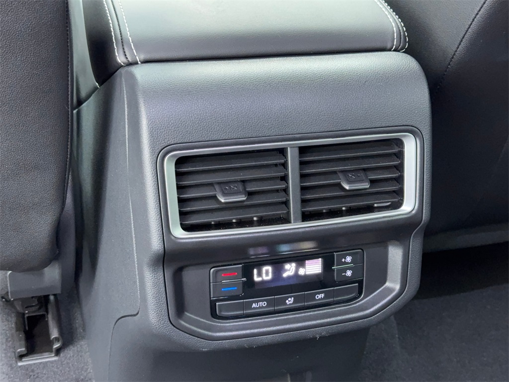 2025 Volkswagen Atlas 2.0T SE Image 50 of 63