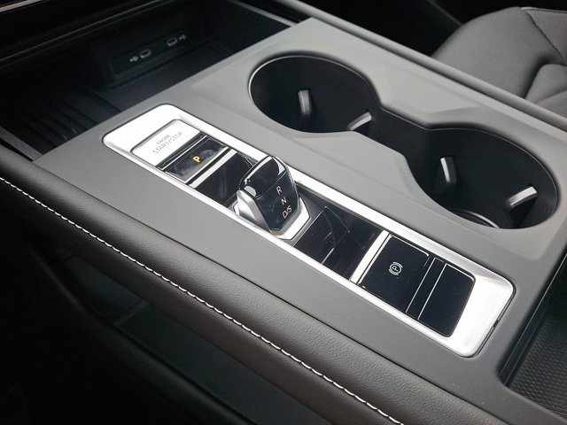 Vehicle image 15 of 20