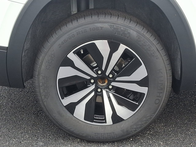 Vehicle image 5 of 20