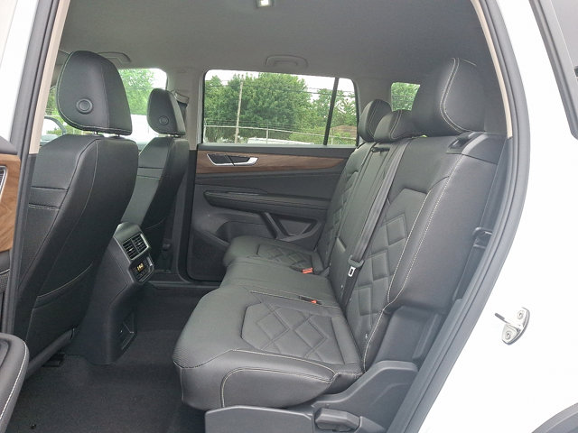 Vehicle image 9 of 20
