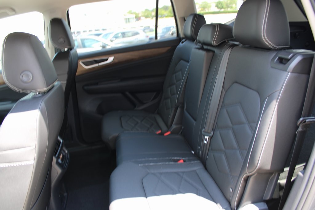 2025 Volkswagen Atlas 2.0T SE Image 10 of 20