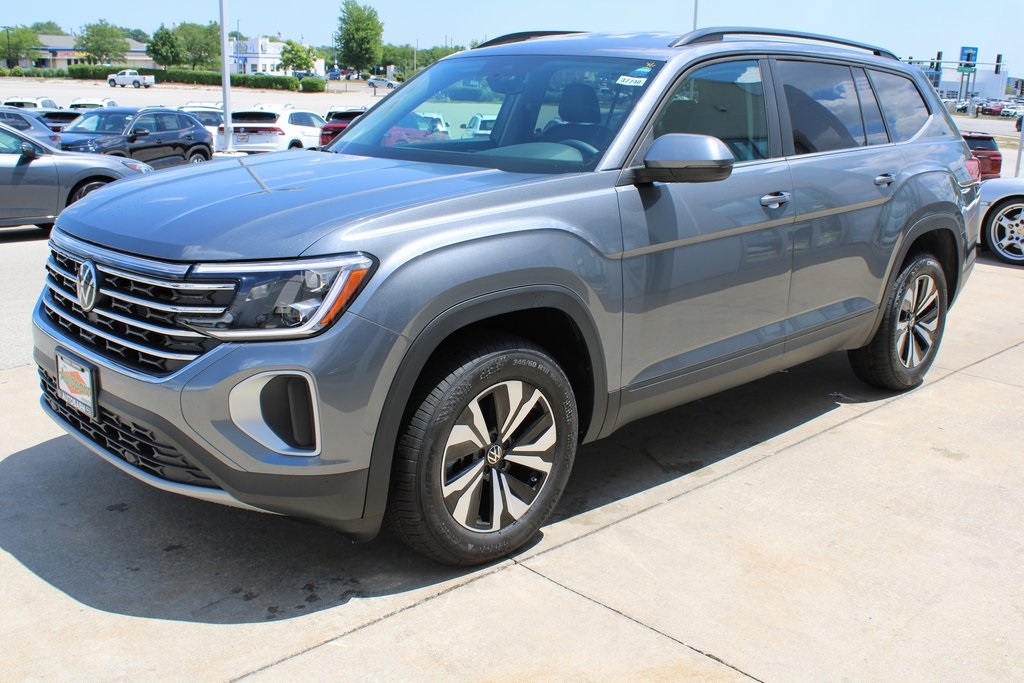 2025 Volkswagen Atlas 2.0T SE Image 1 of 20