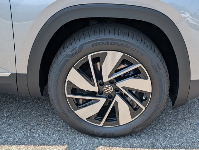 2025 Volkswagen Atlas 2.0T SEL Image 6 of 30
