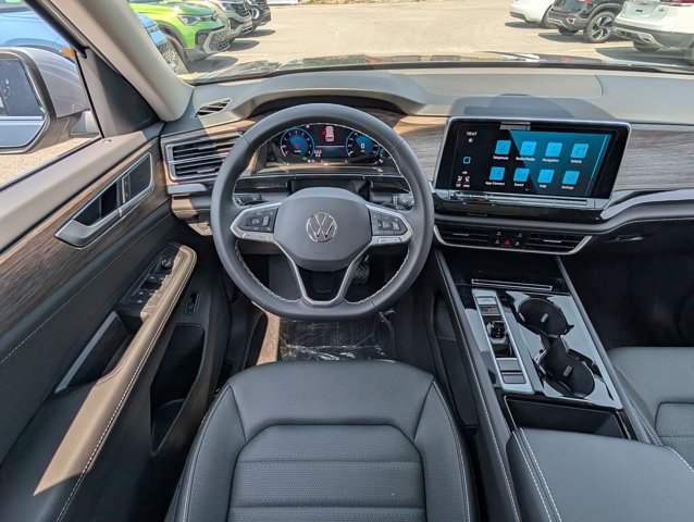 2025 Volkswagen Atlas 2.0T SEL Image 15 of 30