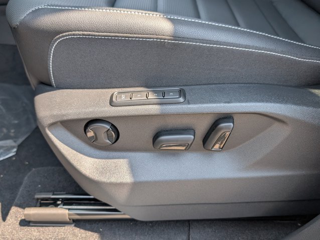 2025 Volkswagen Atlas 2.0T SEL Image 18 of 30