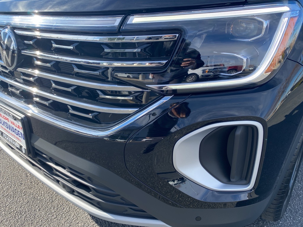 Vehicle image 10 of 36