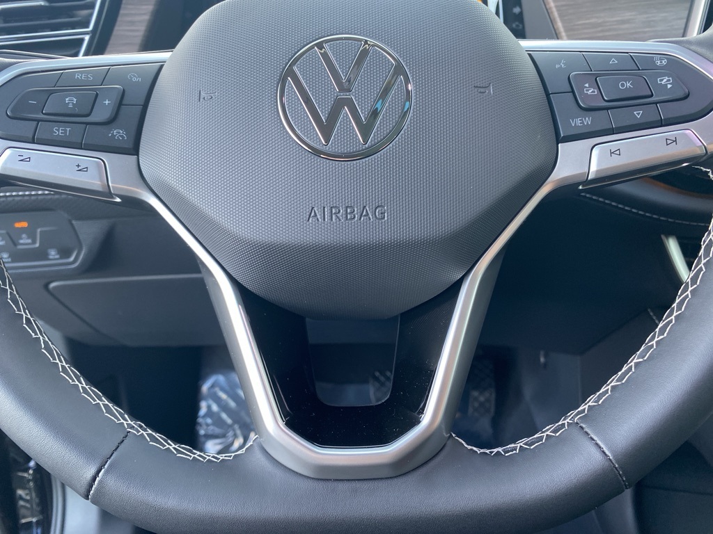Vehicle image 19 of 36