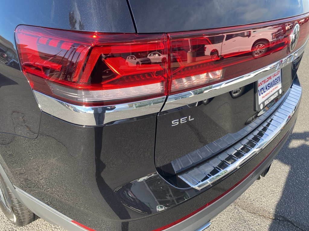 Vehicle image 11 of 36
