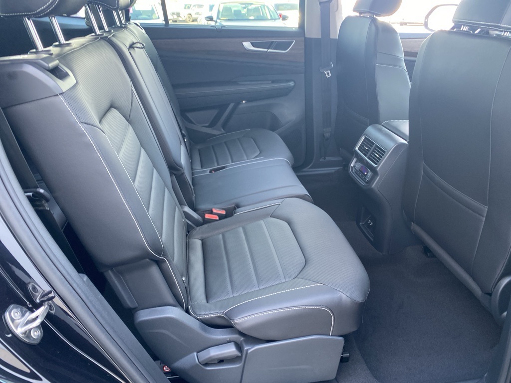 Vehicle image 24 of 36