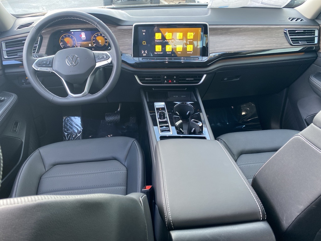 Vehicle image 14 of 36