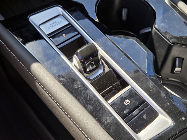 2025 Volkswagen Atlas 2.0T SEL Image 13 of 14