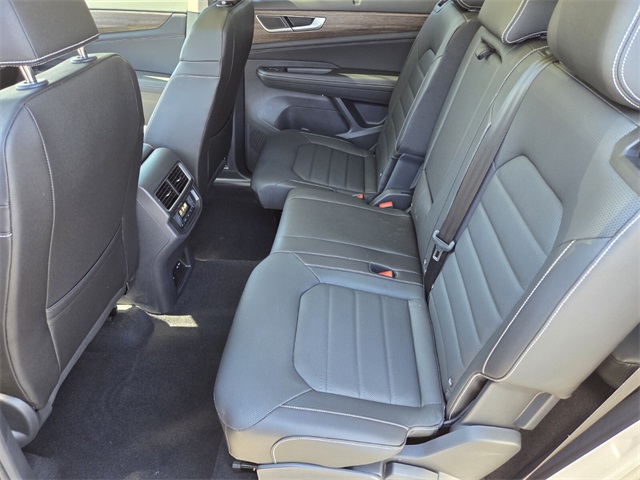 2025 Volkswagen Atlas 2.0T SEL Image 6 of 14