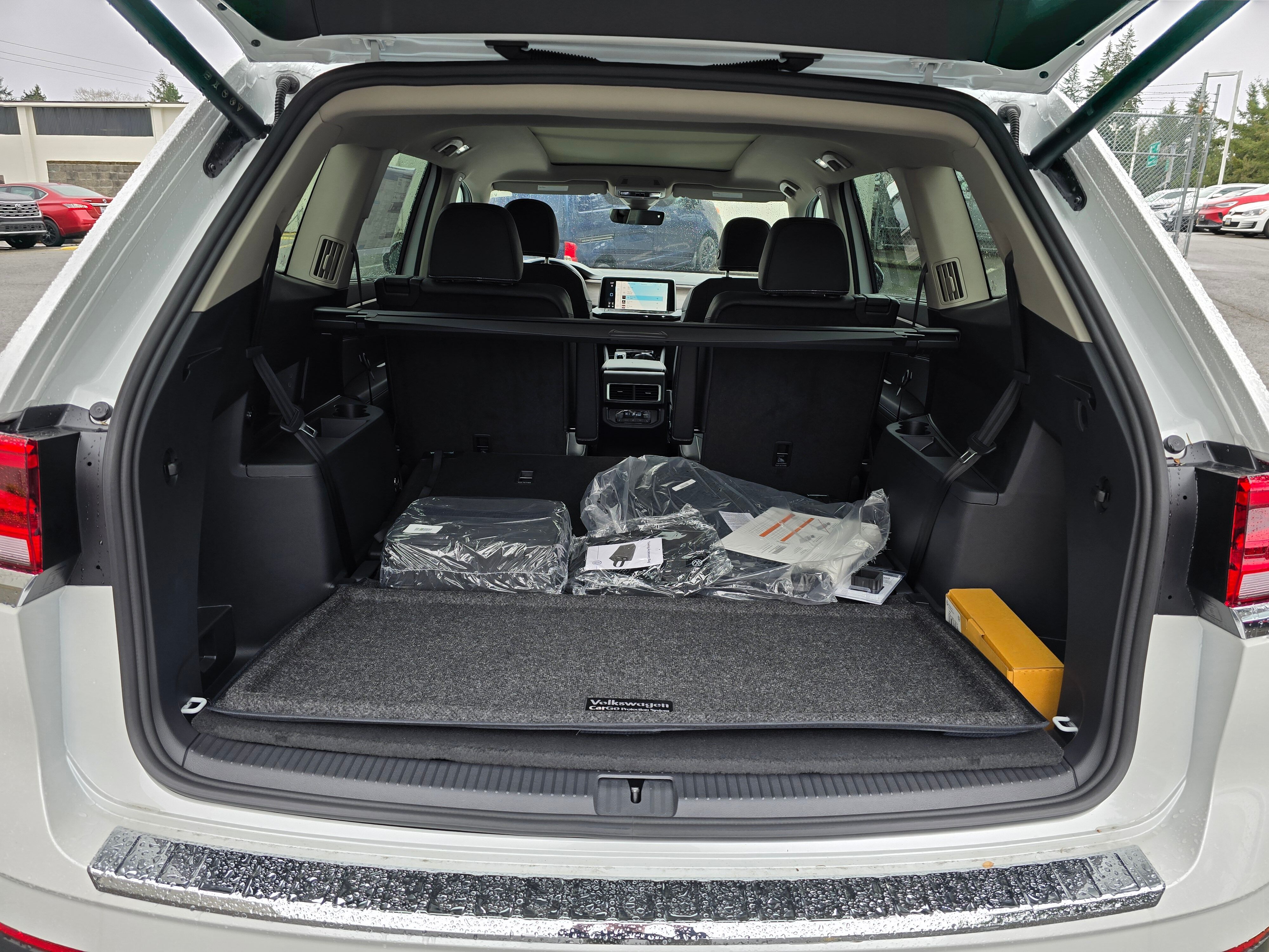 Vehicle image 17 of 30