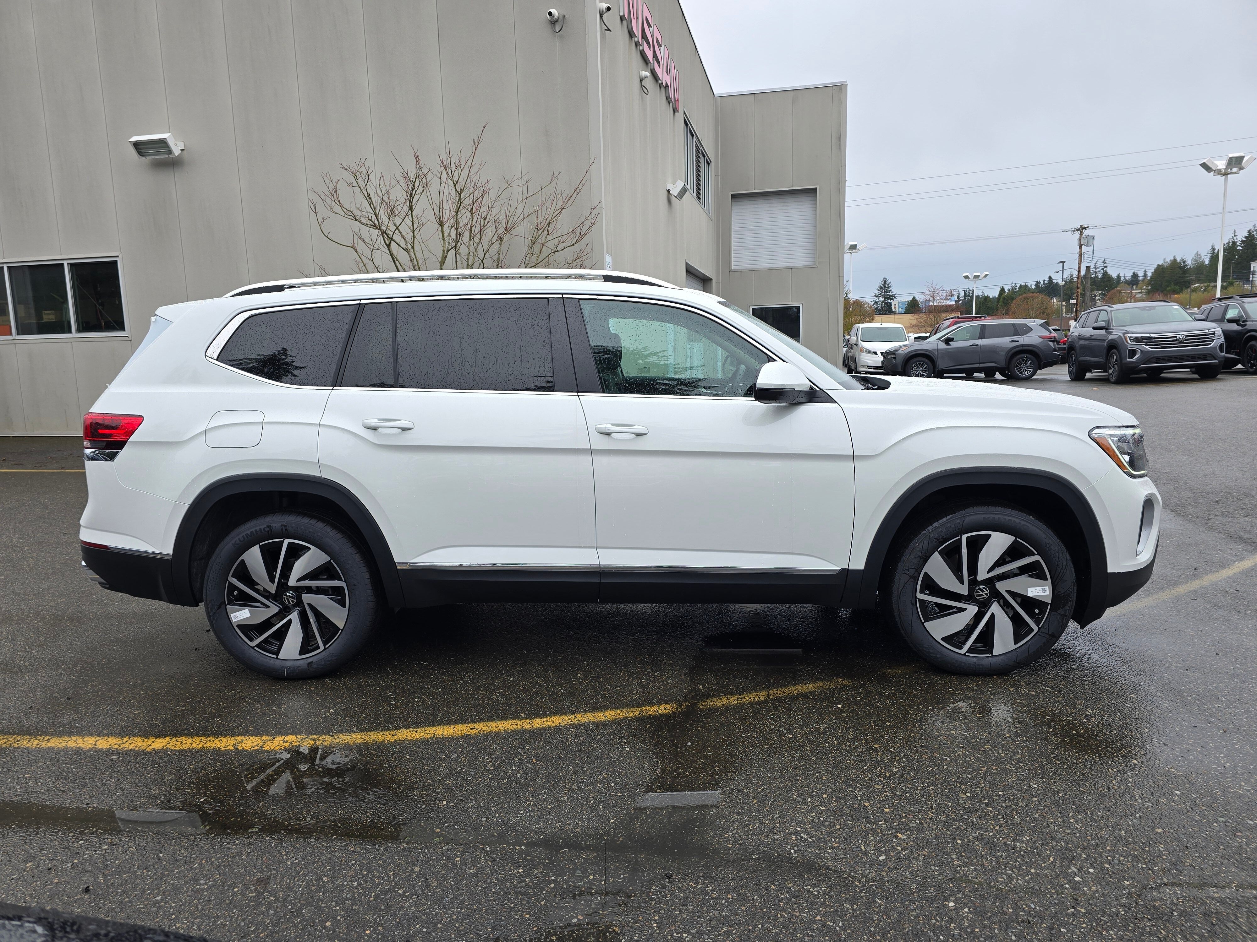 Vehicle image 4 of 30