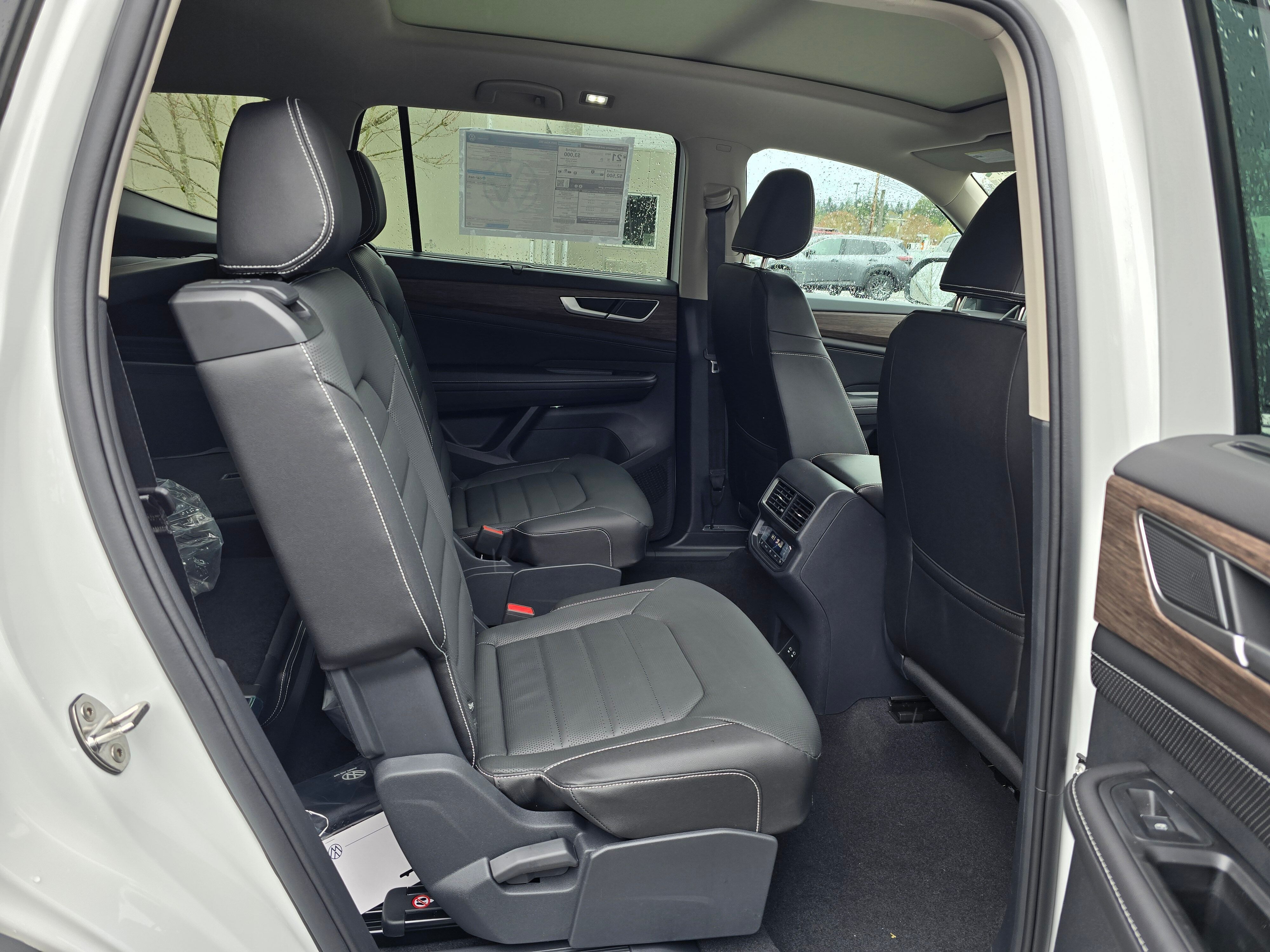 Vehicle image 14 of 30
