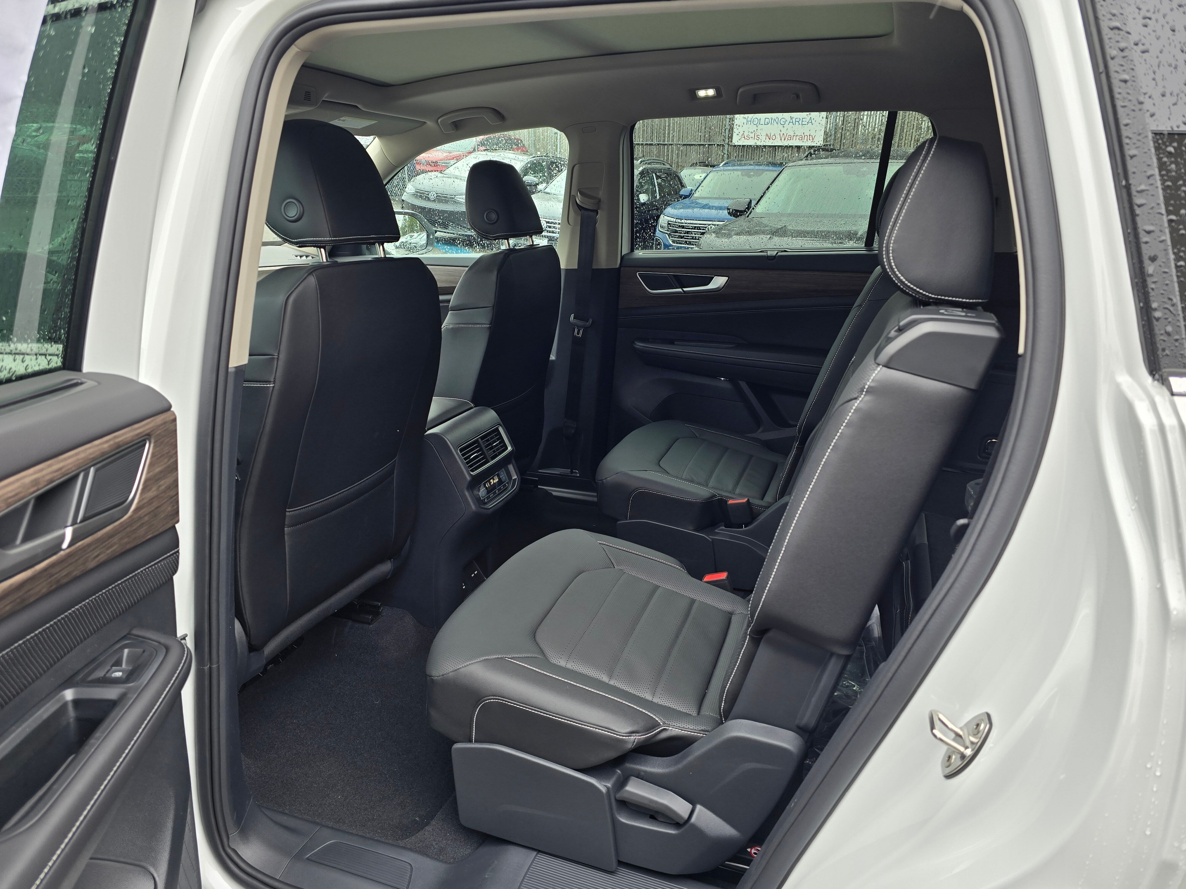 Vehicle image 19 of 30