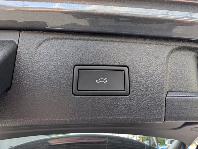 2025 Volkswagen Atlas 2.0T SEL Image 30 of 30