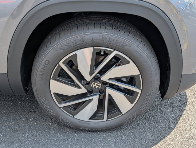 2025 Volkswagen Atlas 2.0T SEL Image 6 of 30