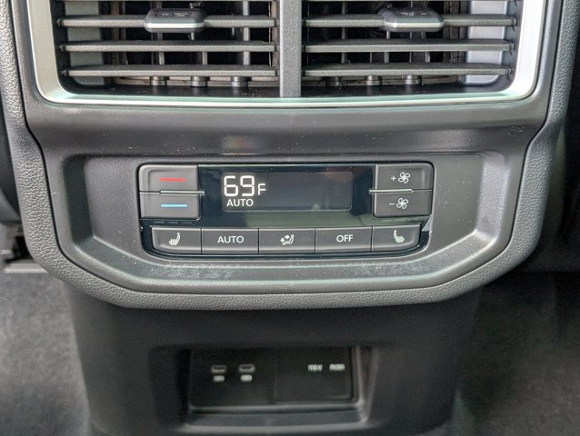 2025 Volkswagen Atlas 2.0T SEL Image 21 of 30