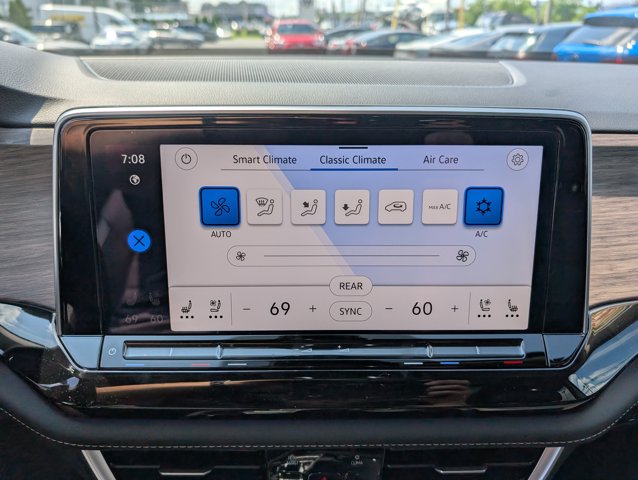 2025 Volkswagen Atlas 2.0T SEL Image 17 of 30