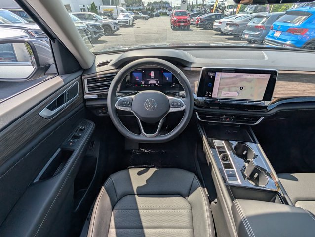2025 Volkswagen Atlas 2.0T SEL Image 13 of 30