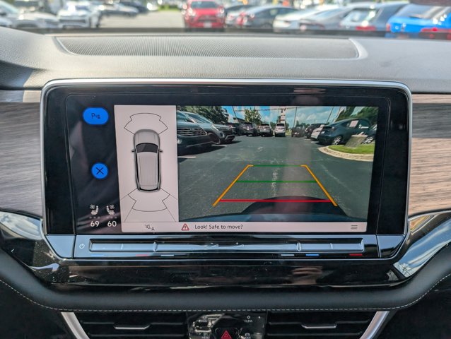 2025 Volkswagen Atlas 2.0T SEL Image 18 of 30