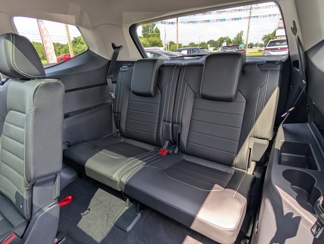 2025 Volkswagen Atlas 2.0T SEL Image 10 of 30