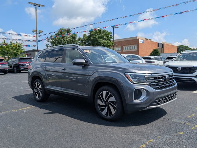 2025 Volkswagen Atlas 2.0T SEL Image 2 of 30