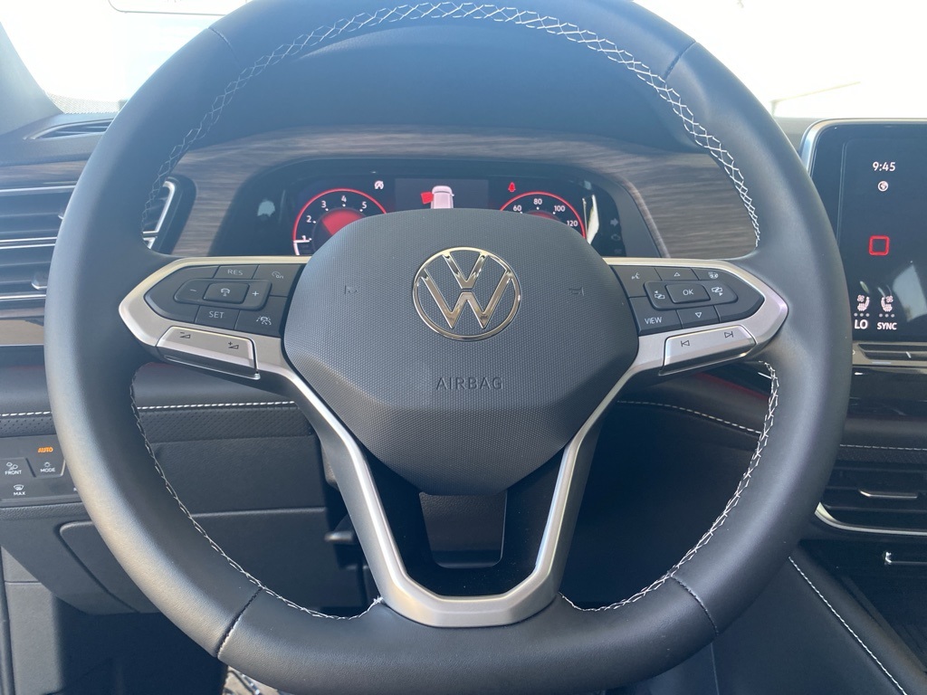 Vehicle image 18 of 35