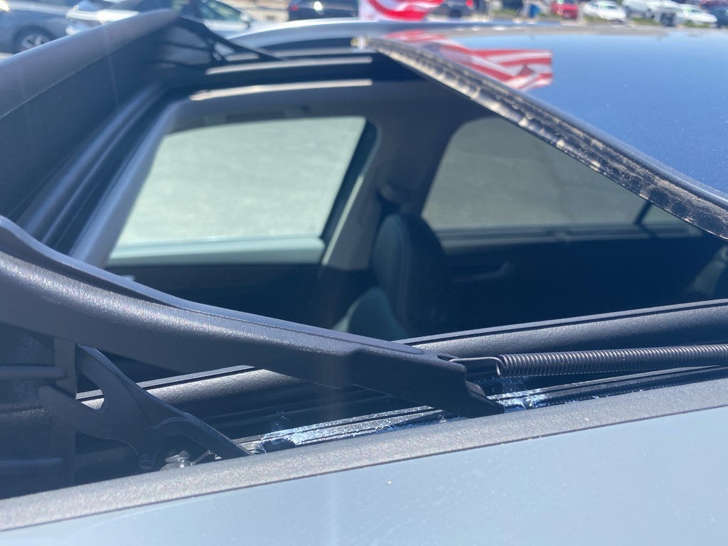 Vehicle image 13 of 35