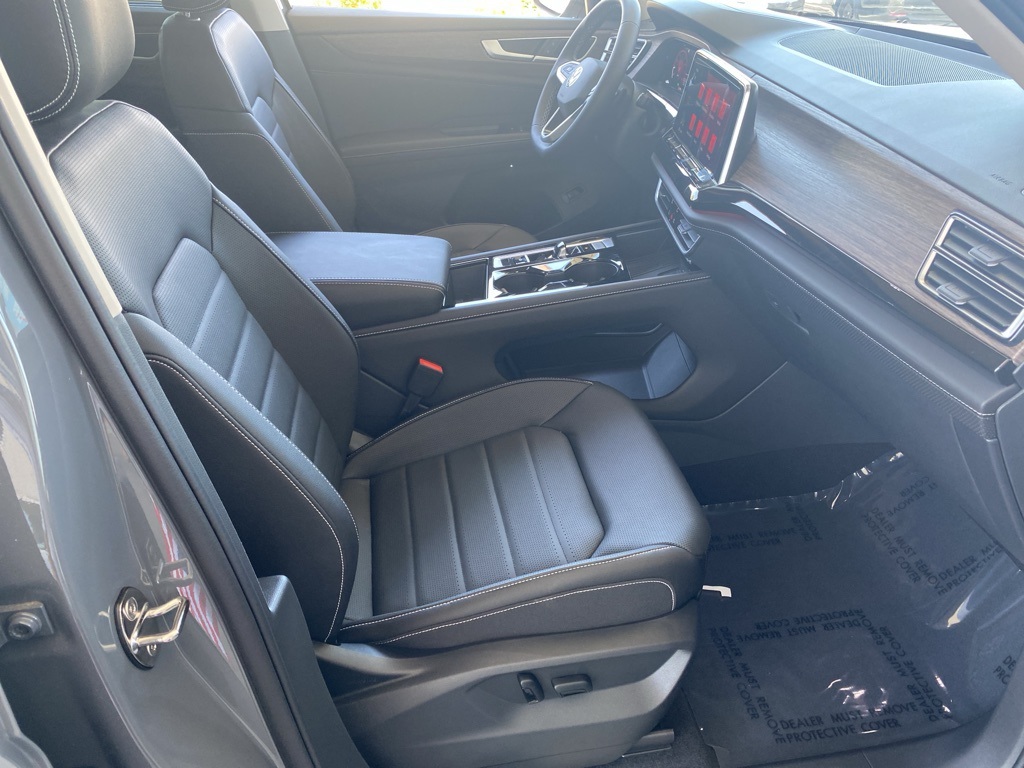 Vehicle image 22 of 35