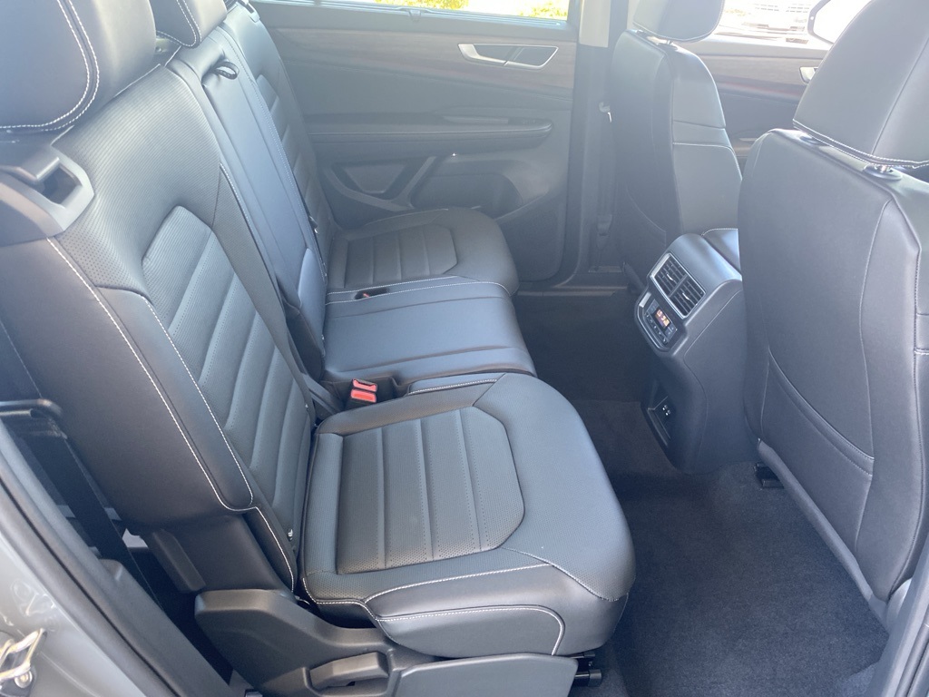 Vehicle image 24 of 35