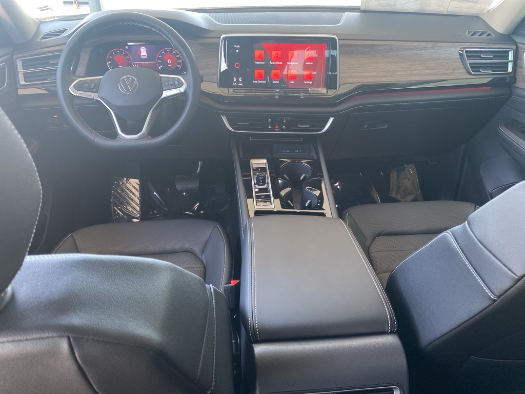 Vehicle image 14 of 35