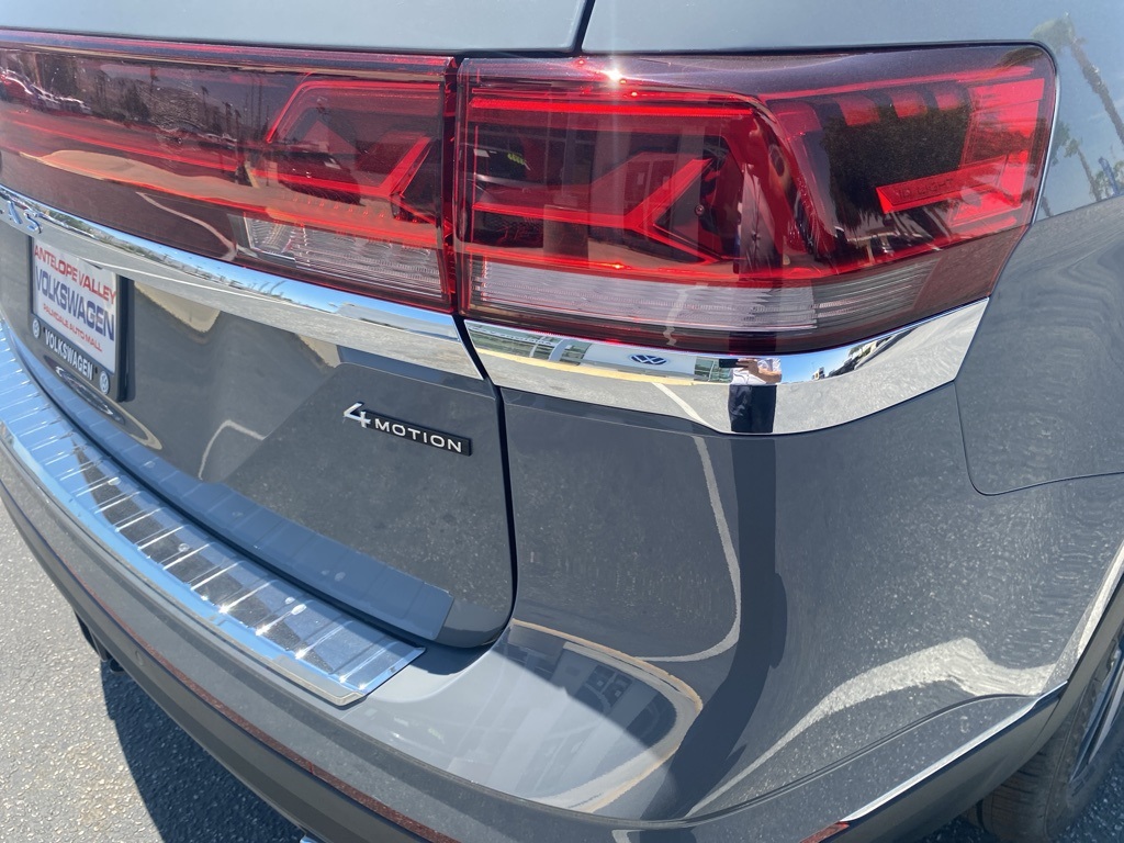 Vehicle image 12 of 35