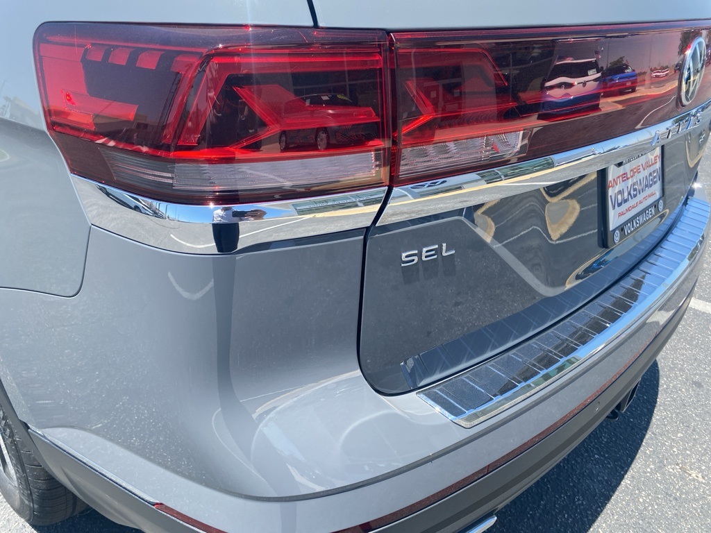 Vehicle image 11 of 35