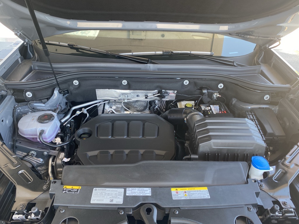 Vehicle image 33 of 35