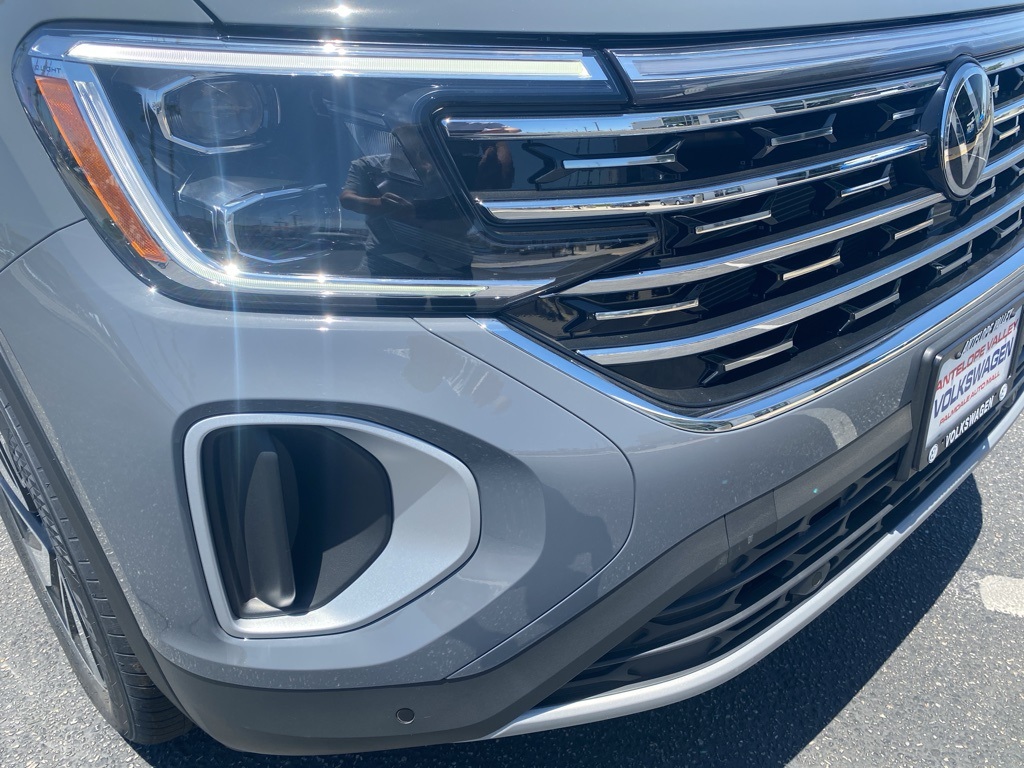 Vehicle image 9 of 35