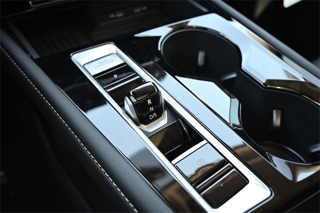 2025 Volkswagen Atlas 2.0T SEL Image 16 of 22