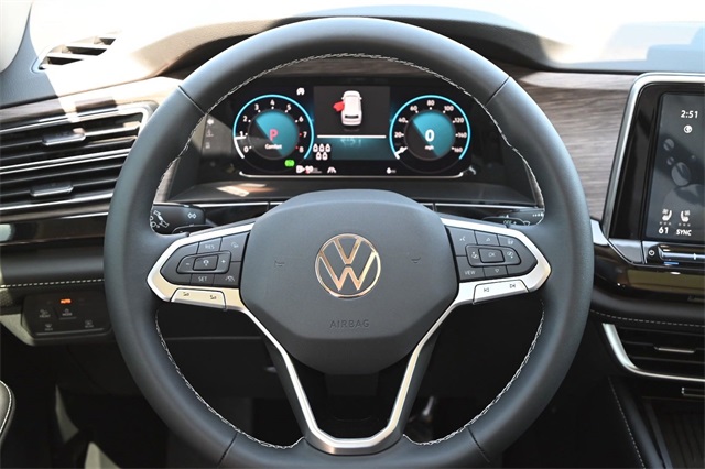 2025 Volkswagen Atlas 2.0T SEL Image 10 of 22