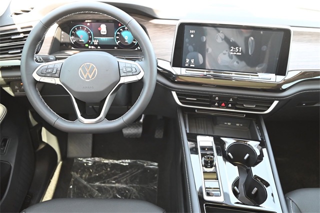 2025 Volkswagen Atlas 2.0T SEL Image 9 of 22