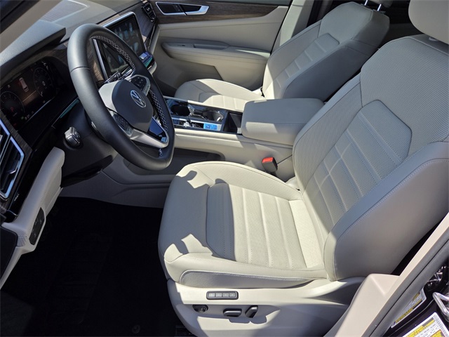 2025 Volkswagen Atlas 2.0T SEL Image 7 of 14
