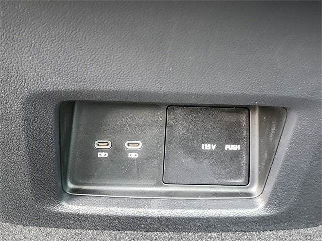 Vehicle image 24 of 39