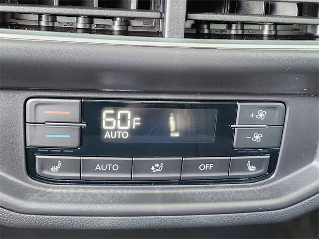 Vehicle image 18 of 39