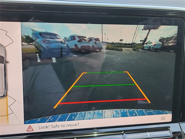 Vehicle image 14 of 39