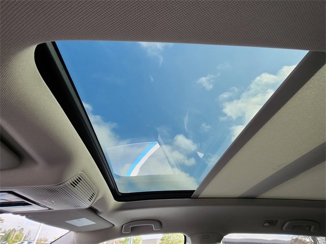 Vehicle image 36 of 39
